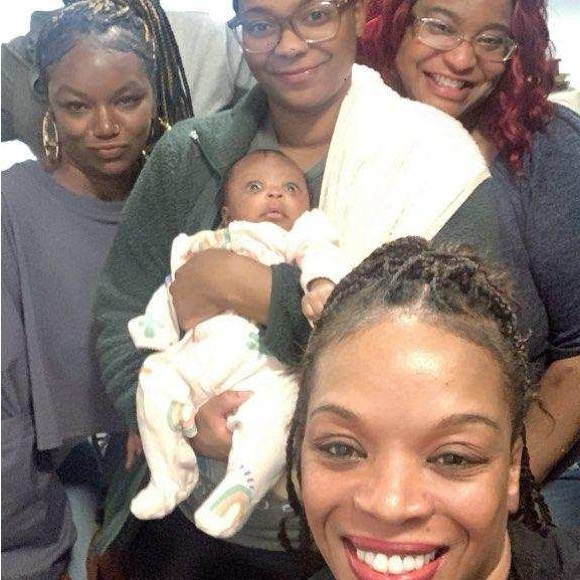 Meet your Posher, Tiffany - Picture 10 of 11